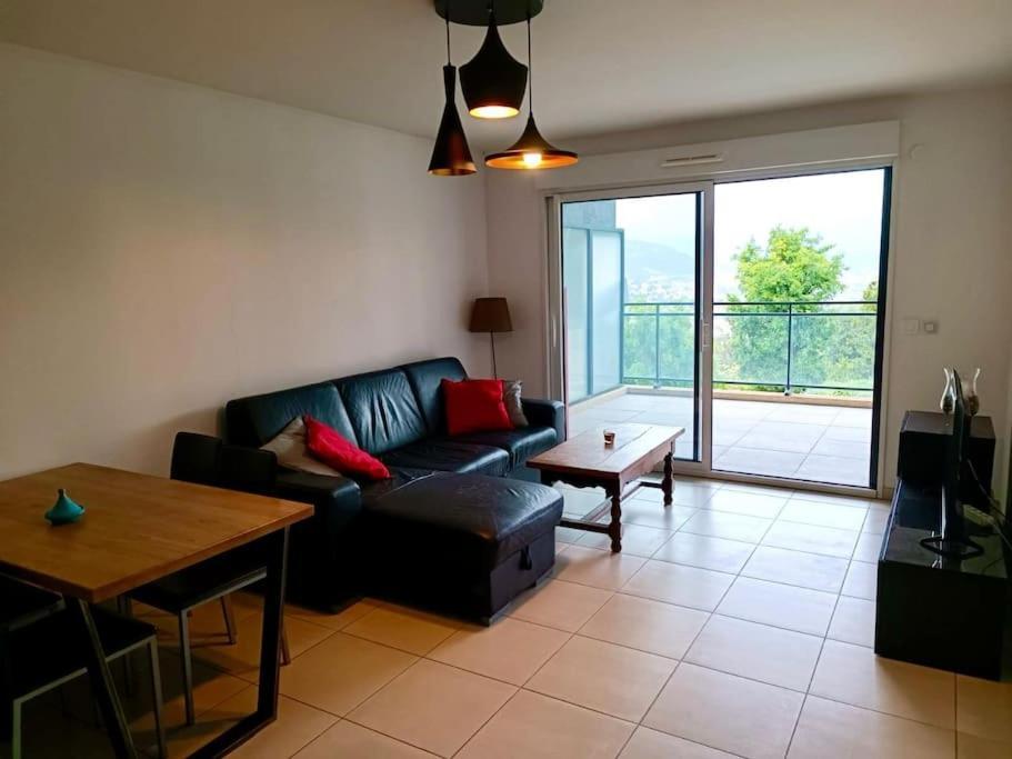 Apartment Pessicart - T2 Avec Terrasse - Avec Piscine Nice